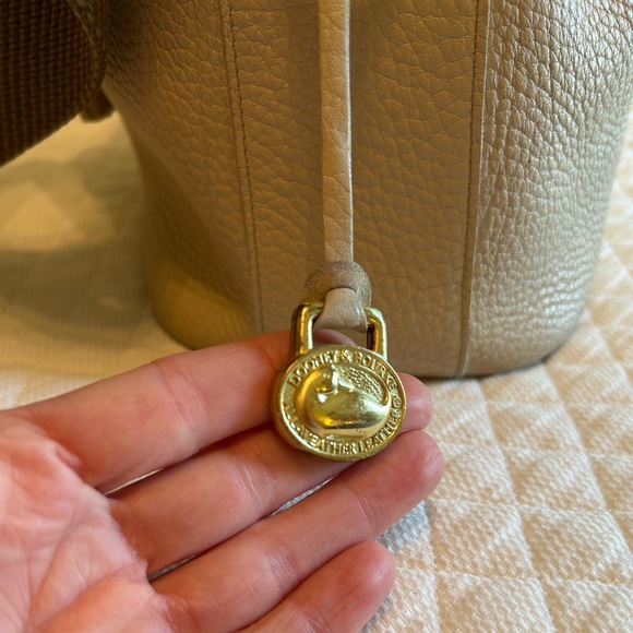 Vintage Dooney & Bourke Webster Bucket Bag in Bone - Picture 15 of 16